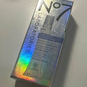 Laboratories Dark Spot Correcting Booster Serum - Silver